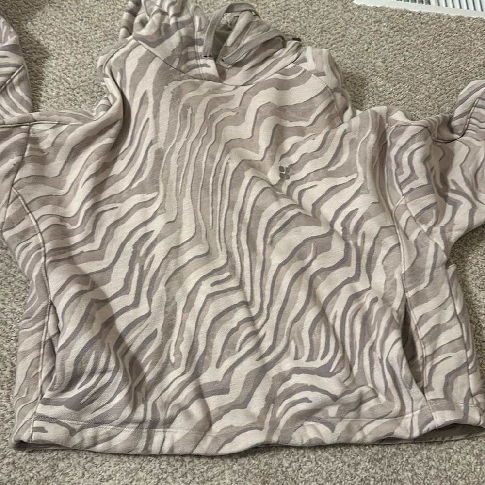 Sweaty Betty Cropped Hoodie in Ivory Tiger Print Medium - Picture 9 of 9